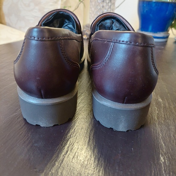 NEW! Cole Haan Women's Giana Buckle Loafers Lug Sole Dk. Chocolate Size 8M $220 - Picture 5 of 10